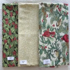 Brand new 🔔 Christmas/Cardinals/Holly,2 Yards 8", Cotton Fabric Last of the Best-End of Bolt 😉